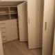 La cabina armadio per una mansarda bassa: ottimizzare spazi e volumi con una soluzione su misura